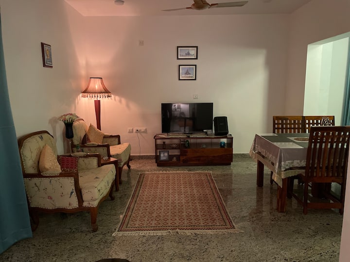 Dining area image 1