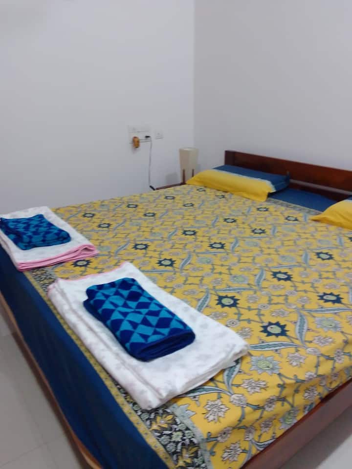 Bedroom 2 image 1