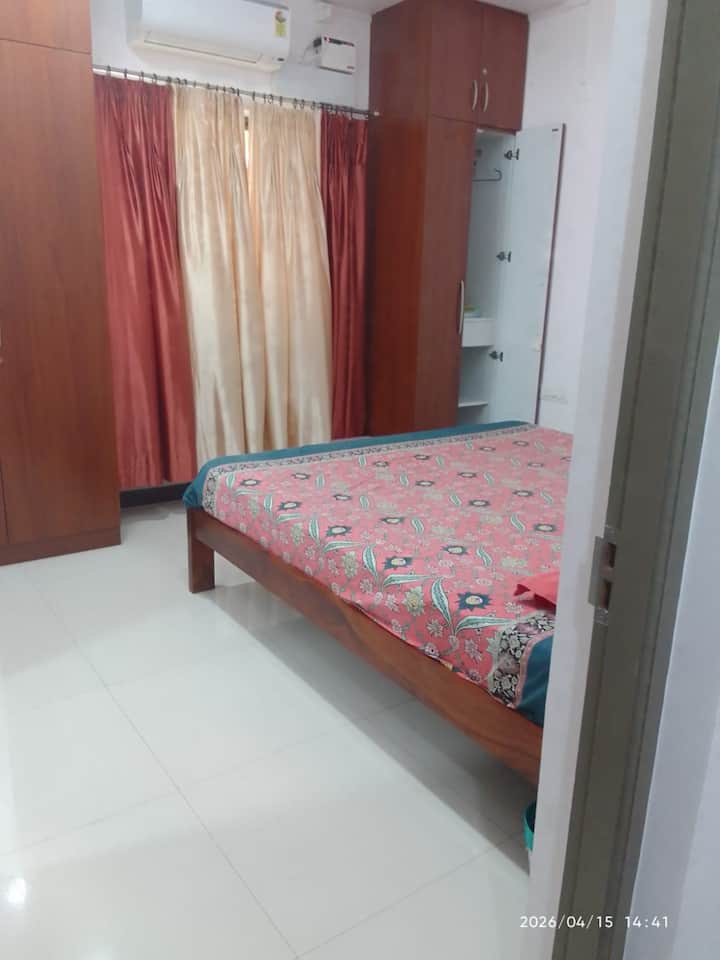 Bedroom 2 image 2