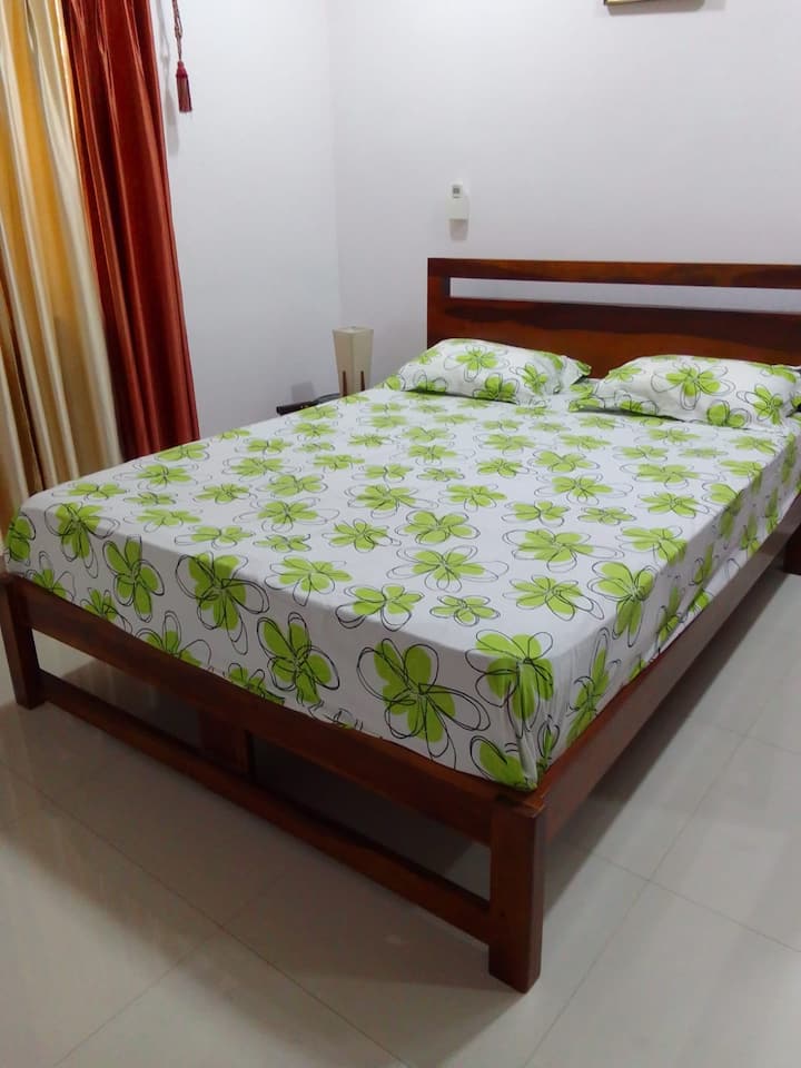 Bedroom 3 image 2