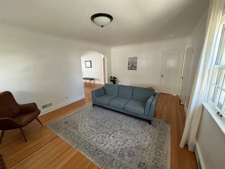 Spacious Retreat In Quiet & Friendly Neighborhood - Sioux City, IA
