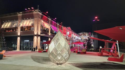 2Bd/2.5Ba Upscale Emeryville Bay St Apt.