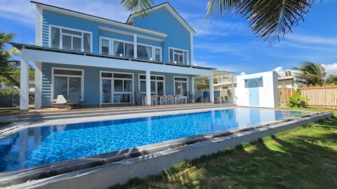 Beachfront Entire Villa with Pool and 10 bedrooms