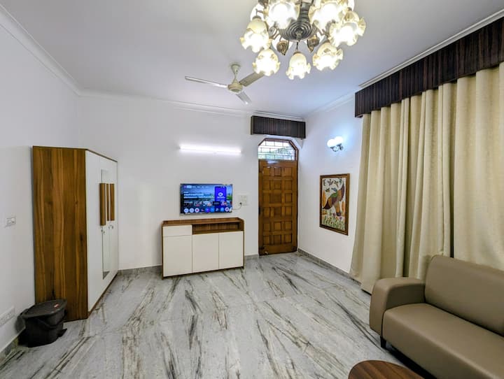 5bhk Fullyfurnish Duplex Bungalow East/park Facing - Faridabad