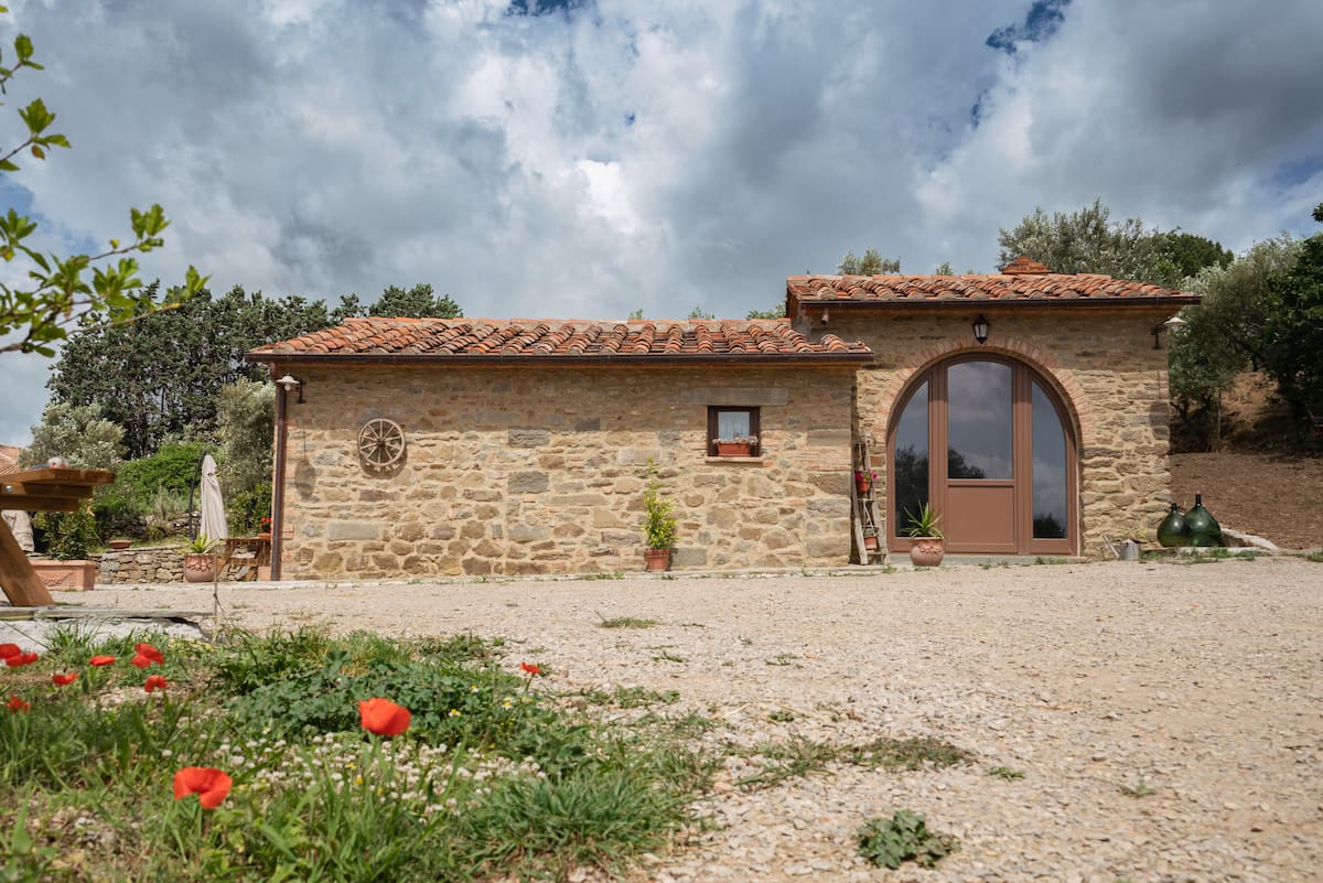Antico Casale — Piscina privata e vista su Cortona — 34