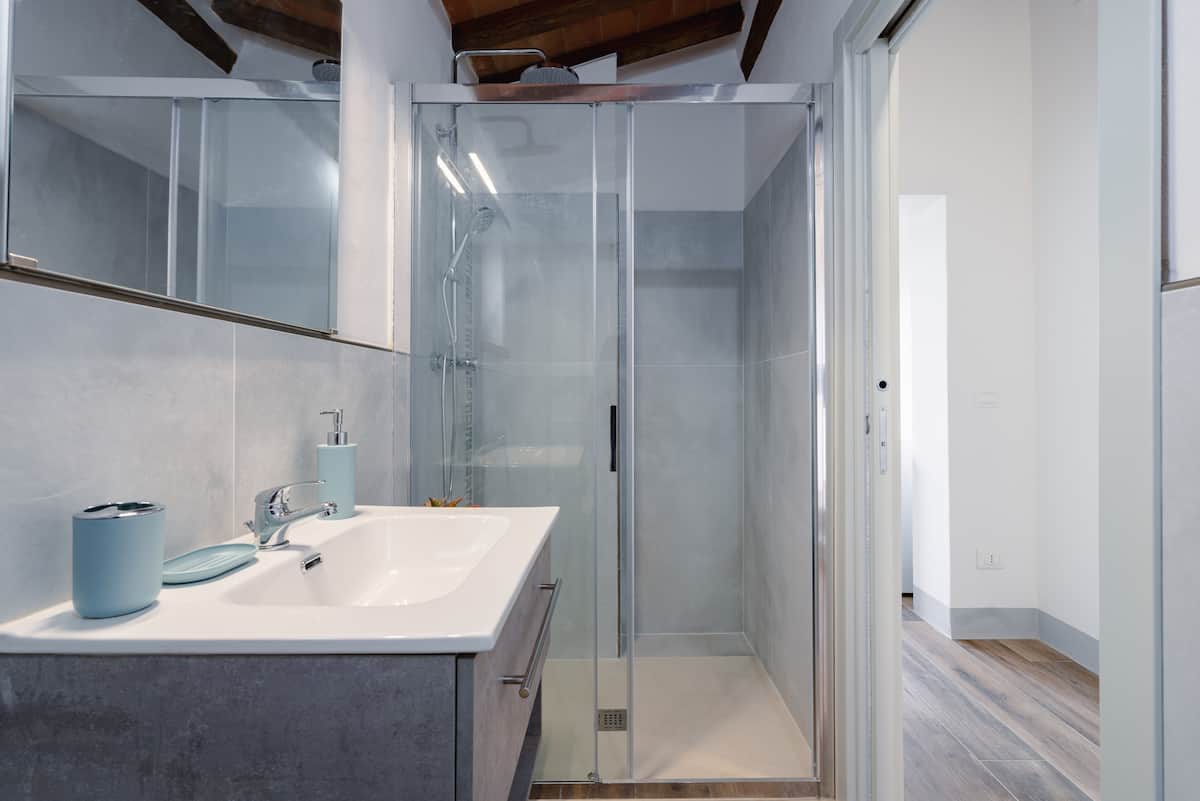 Antico Casale — Piscina privata e vista su Cortona — 30