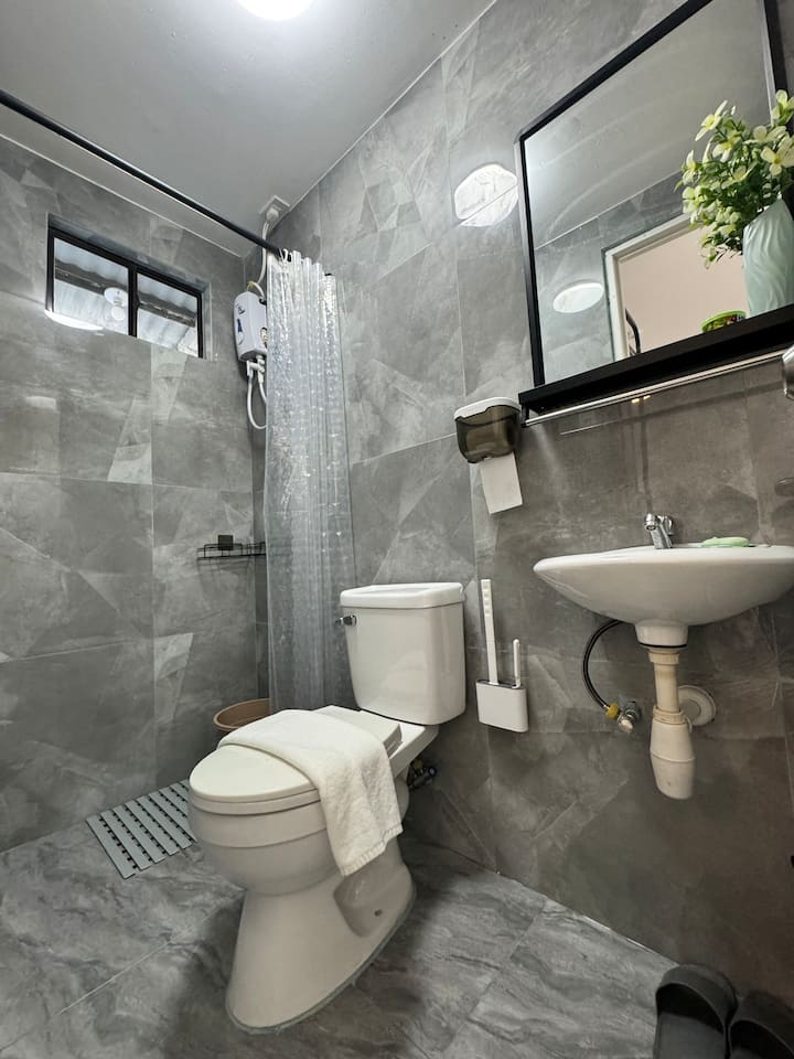 Pililla Rizal Townhouse L6 + Private Soak Pool - Baras