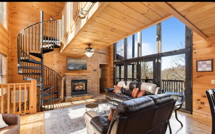 Pigeon Forge Getaway | Hot Tub | Game Room - Gatlinburg