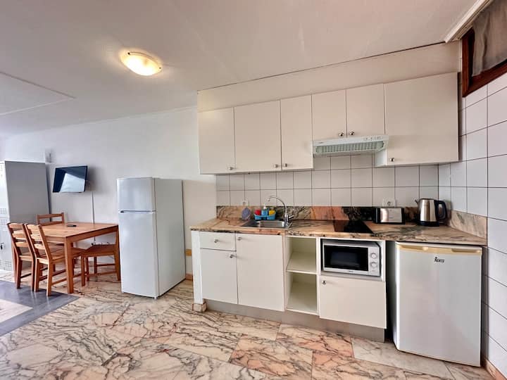 Martianez Beach Studio 306, Sea Front| Workspace | - Puerto de la Cruz