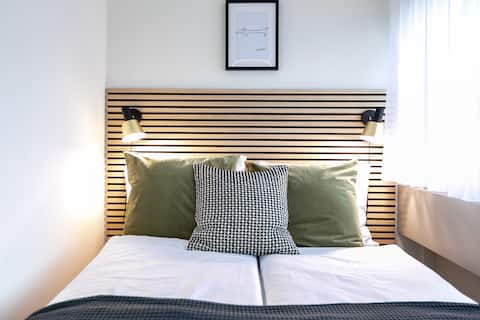 Studio modern red (3) with shower (plus kitchen fo