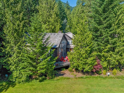 Lazy Bear Lodge: Hot Tub, Game Room & Dogs OK