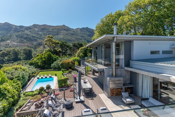 Elite Retreats – Southdown Masterpiece gallery image 3