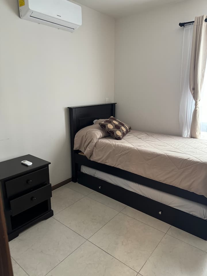 غرفة النوم 2