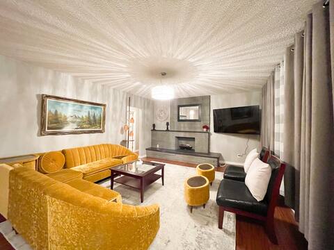 The Vintage Bungalow.
