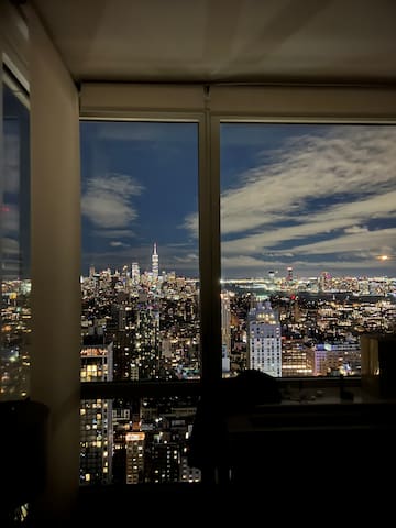 Million Dollar Luxury 2bd/2ba Midtown Views! gallery image 4