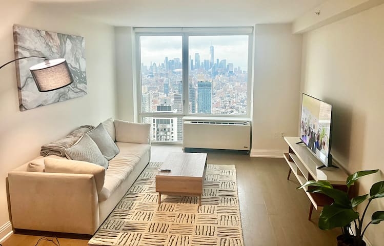 Million Dollar Luxury 2bd/2ba Midtown Views! gallery image 2