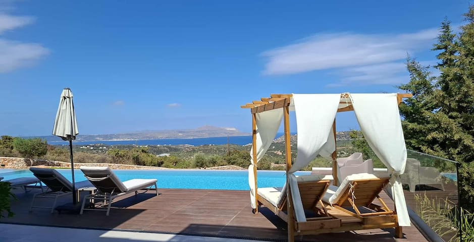 In Vivo Luxury villa, Sea View & 90m² Heated Pool