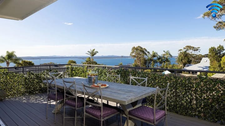 Wollomi Vues - Waterfront Views,  Beach Access - Nelson Bay