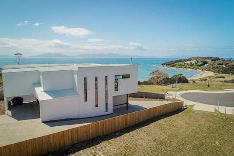 The White House ~ Your ultimate escape!