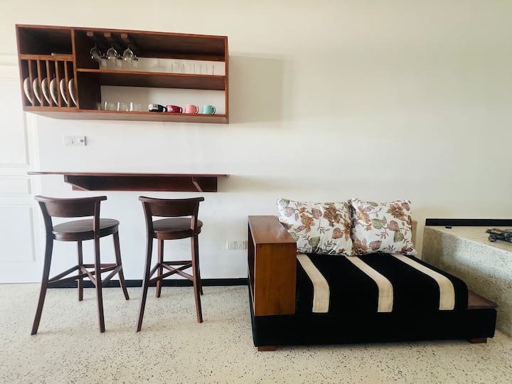 The Harbour Vibe - Private Sunset Beach Villa - Hikkaduwa