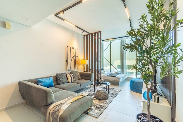 Unforgettable Canal & Sea View in Dubai Marina