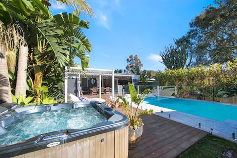 Heated Pool & Hot tub & BBQ & Pizza Oven & Games