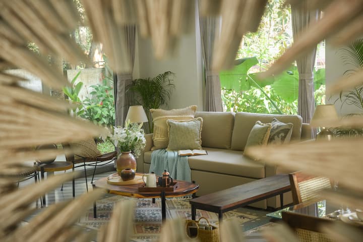 Living room image 5