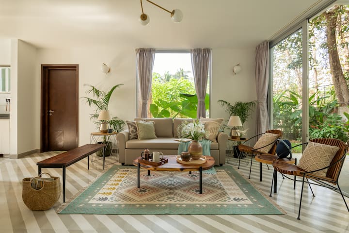 Living room image 4