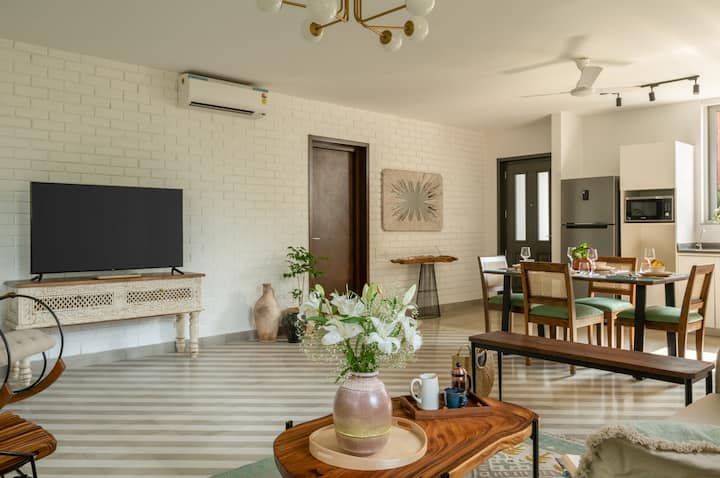 Living room image 3