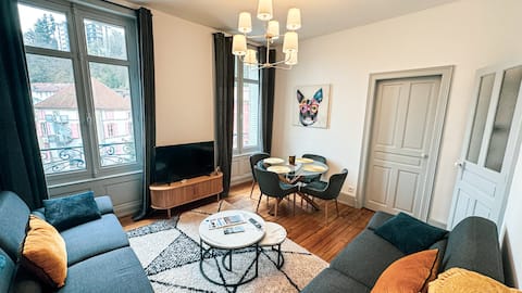 Annonce Airbnb populaire: Quiet & bright cocoon in the city center -> Chez Léo à Vosges