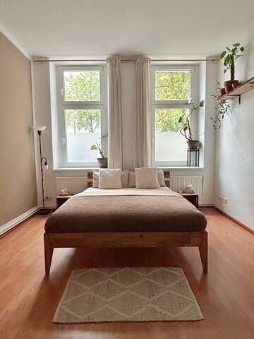 Spacious, Stylish, Sunny, Central city Apartment