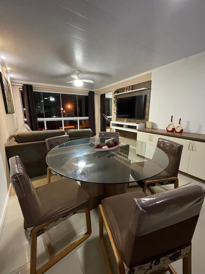 Casa Confortável Com Ar, Garagem E Churrasqueira - Capão da Canoa