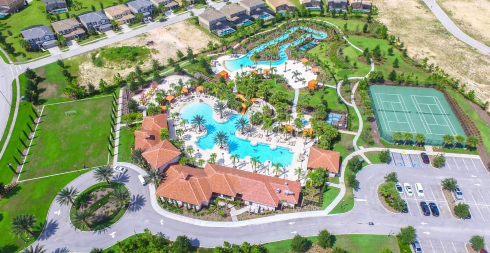 6 Bedrooms/ 4.5 Bathrooms/ Solterra (7639 OL)