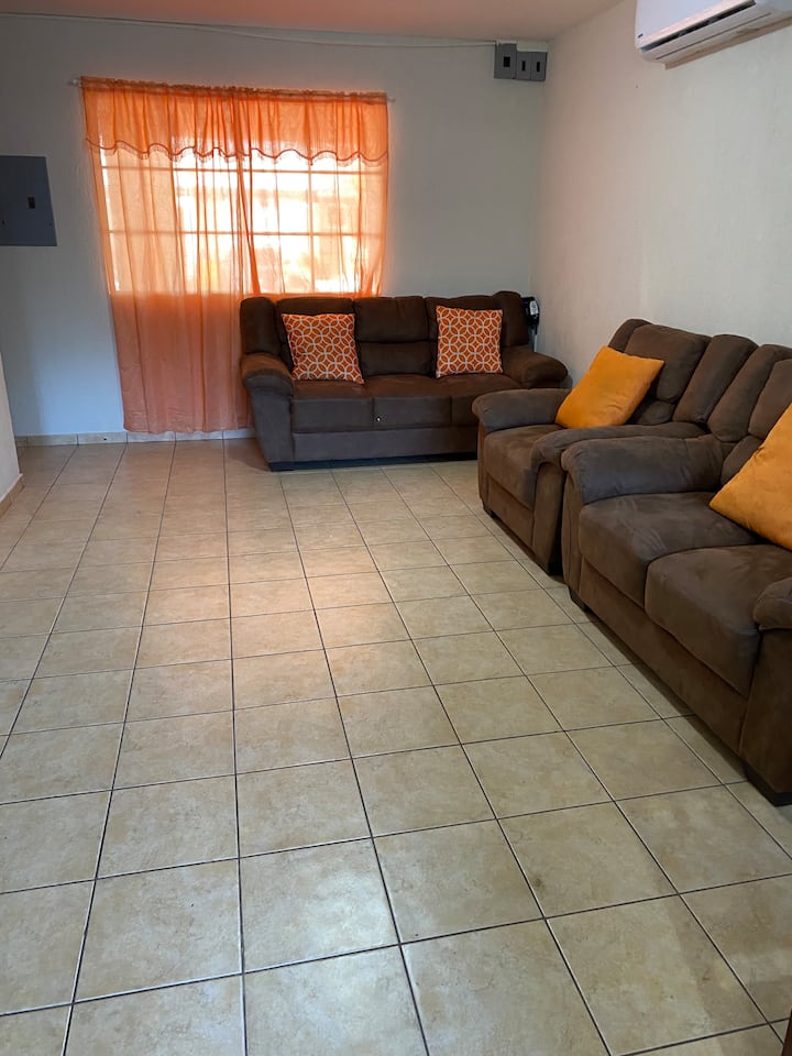 Casa Con Un Ambiente De Paz - El Salvador