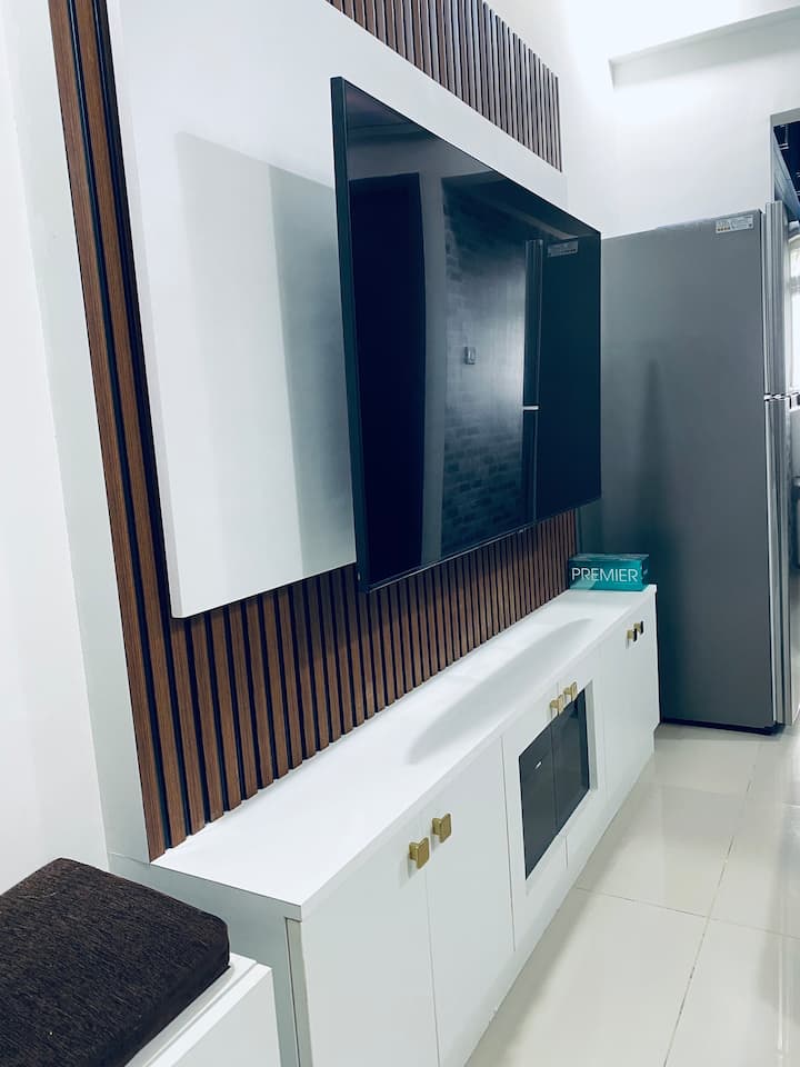 2br Apt Facing Riverside - Chennai