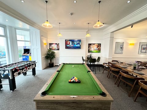 Spectacular beach front house, sleeps 22+