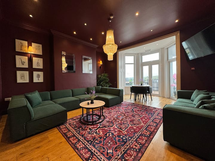 Spectacular Beach Front House, Sleeps 22+ - Bude