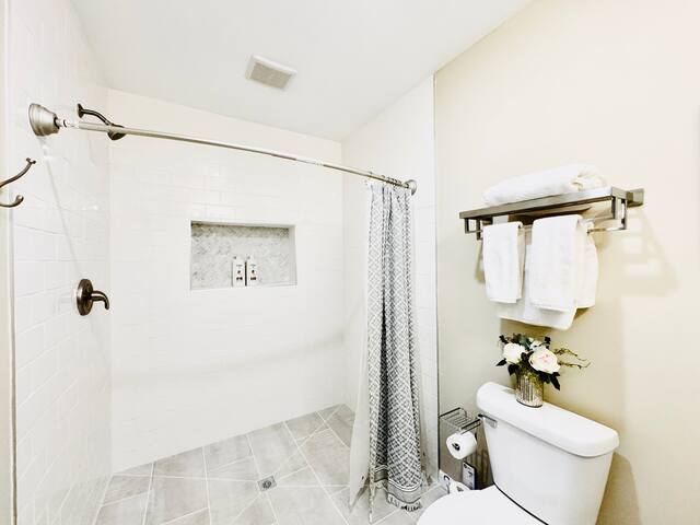 Oak Ridge Estate: Buck Hill Skiing & Snowtubing gallery image 3