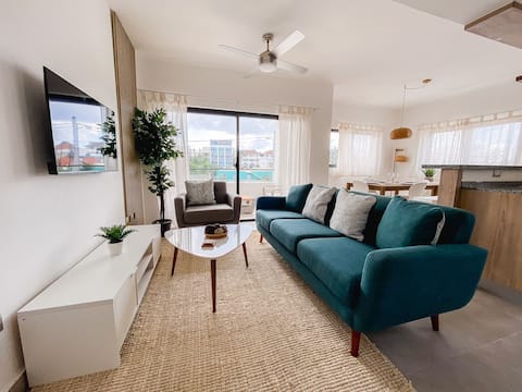 2A New and just steps from the beach