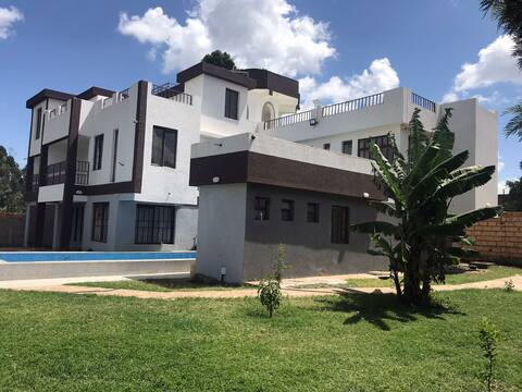 Astrahill villa- a Royal Getaway