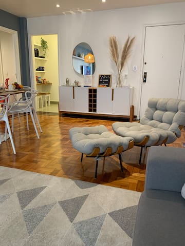 Right on the sand in Copacabana, 3 bedrooms, cozy.