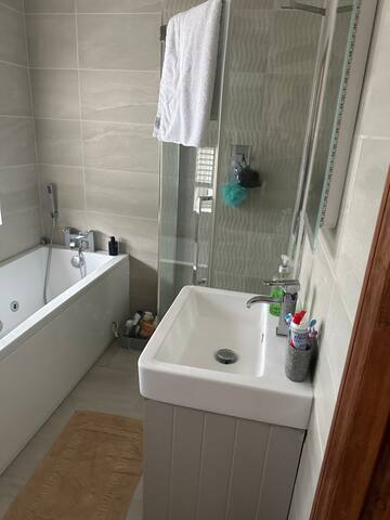 Family home gallery image 4