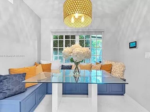 Beautiful house close to Beach and hard rock gallery image 3