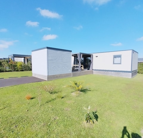 Cottage for 4 people, 10 minutes from the sea.
2 pools