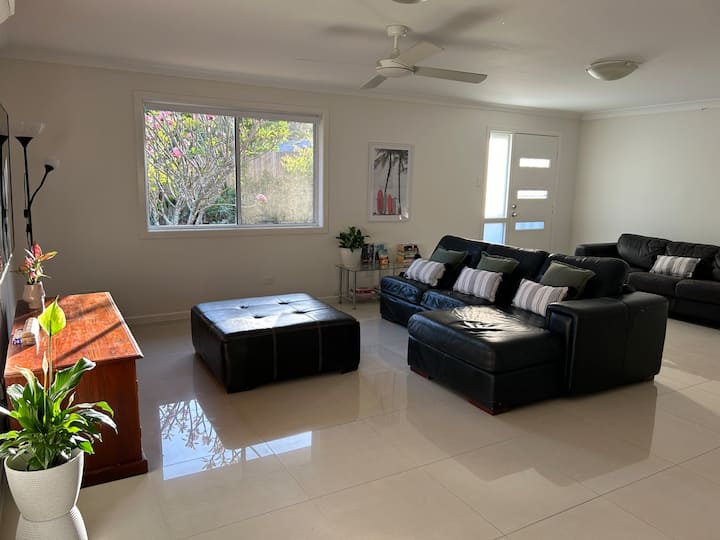 Petes Village - Dreamworld, Coomera
