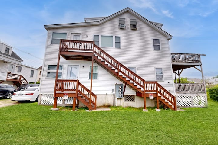 2br Coastal Retreat With Deck & Amazing Ocean View - York