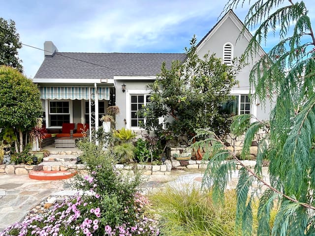 South Pasadena Craftsman House w/Serene Front Yard