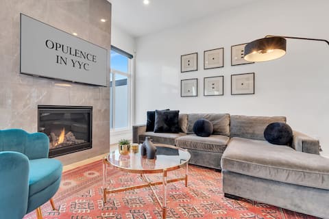 Popular Airbnb listing: 5BR GROUP STAY | King Beds | AC | EV | Parking in Killarney