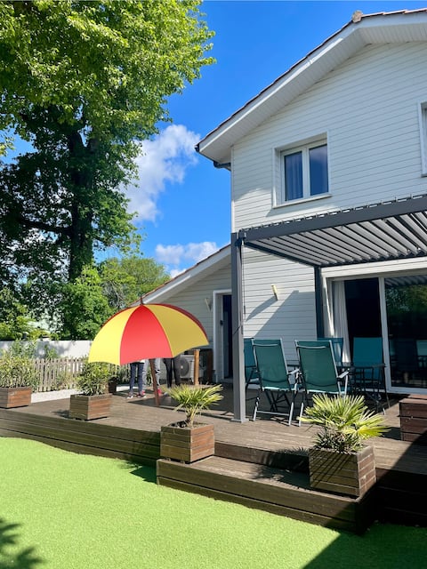 The house of Castets 20 minutes from the beaches!