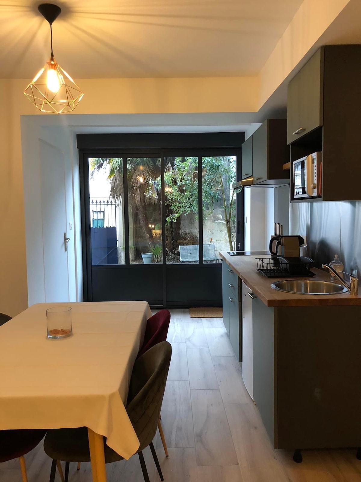 Annuncio Airbnb popolare: Cozy 2-star furnished studio a Angoulême